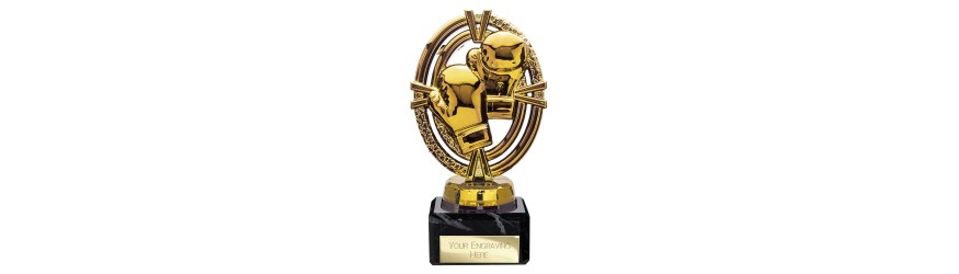 MAVERICK LEGEND RESIN TROPHY - 5 SIZES - 12.5CM - 20CM MAVERICK LEGEND RESIN TROPHY - 5 SIZES - 12.5CM - 20CM